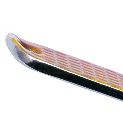 独特のアクションを生み出すヘッドベンド